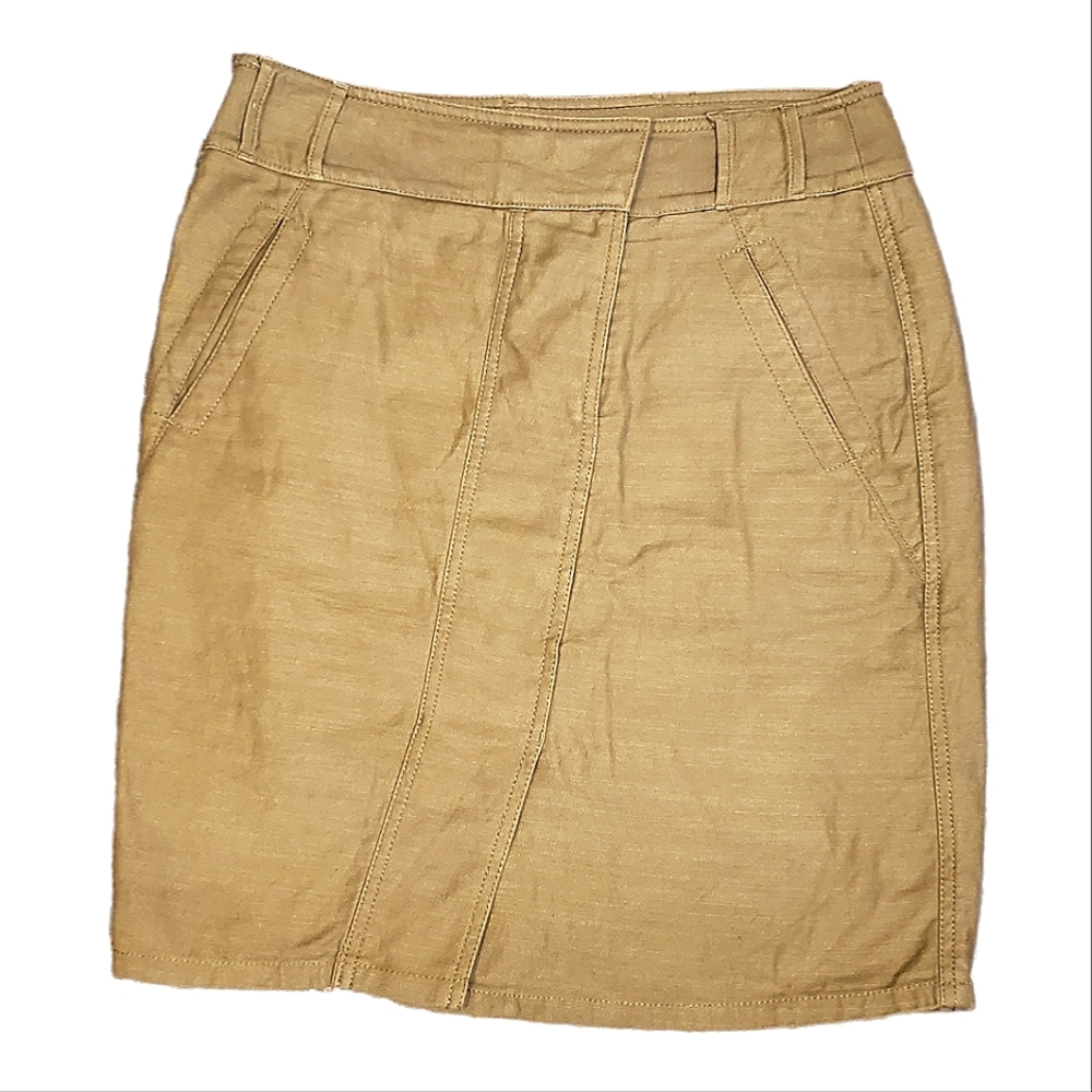 LOFT | Women's tan denim casual skirt. Size 8.